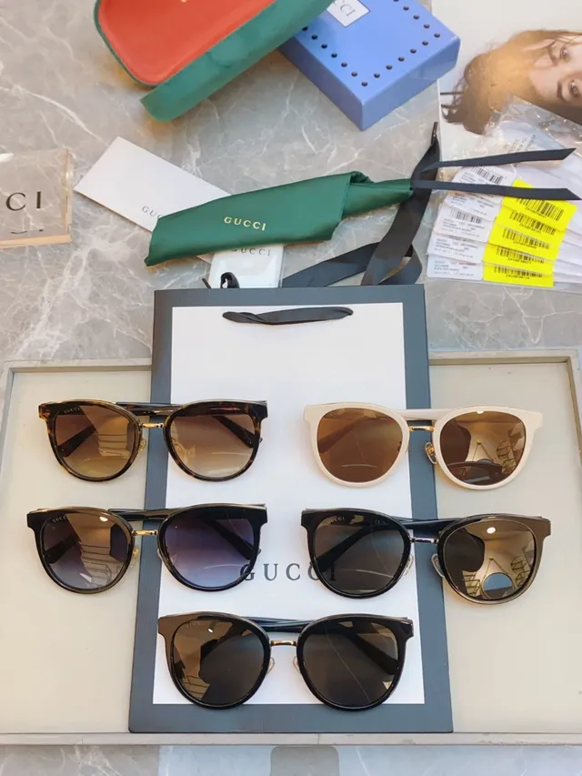Gucci Black Gold Round Acetate Frame Metal Accents Sunglasses 3