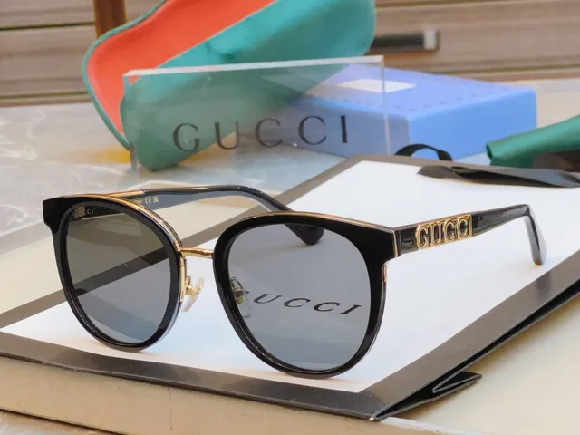 Gucci Black Gold Round Acetate Frame Metal Accents Sunglasses 4