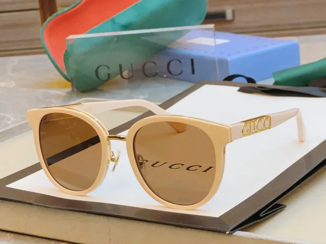 Gucci Black Gold Round Acetate Frame Metal Accents Sunglasses 8