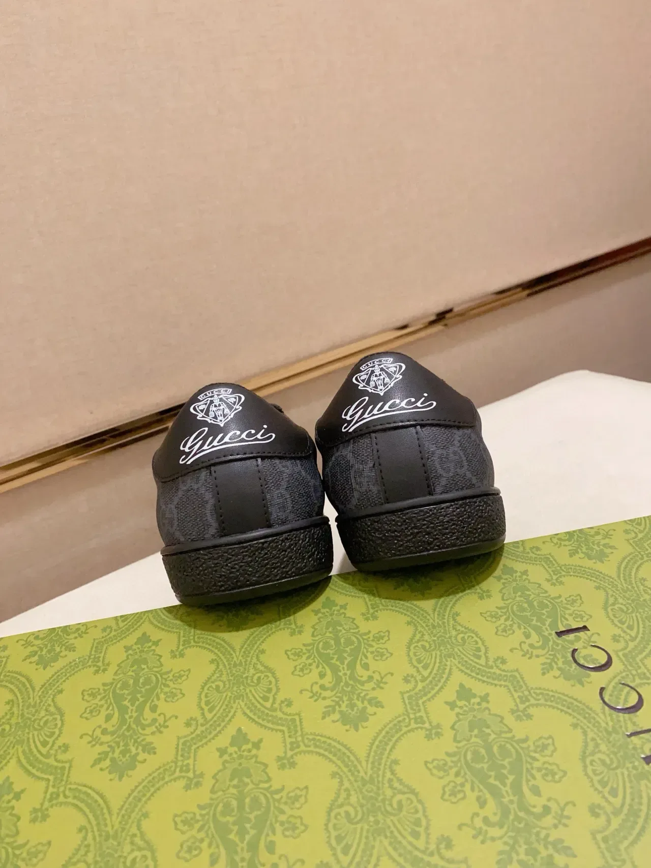 Gucci 黑色 Monogram 帆布鞋面 皮革鞋头 生活方式休闲鞋 4