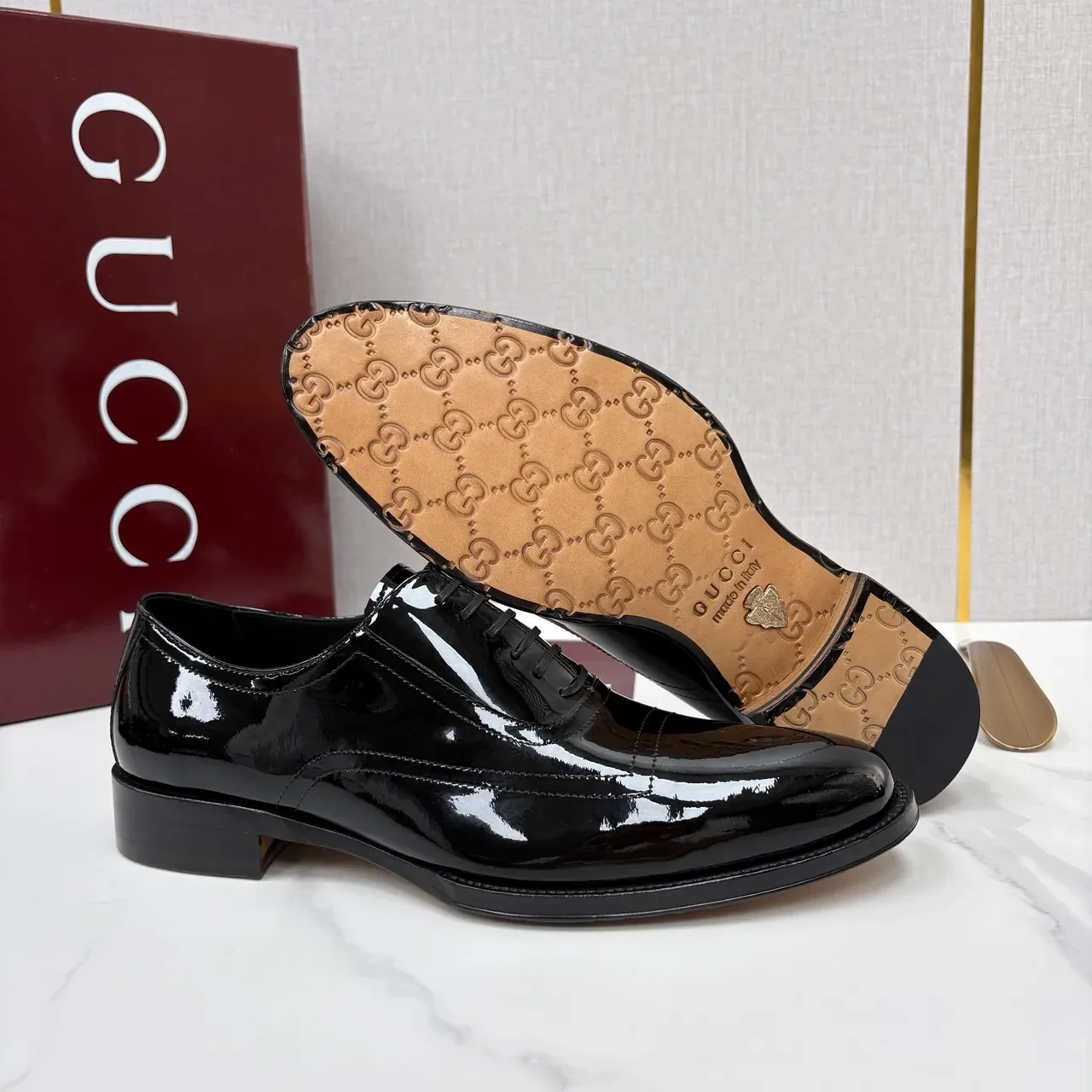 Gucci কালো প্যাটেন্ট লেদার ক্যাপ-টো অক্সফোর্ড জুতো 2