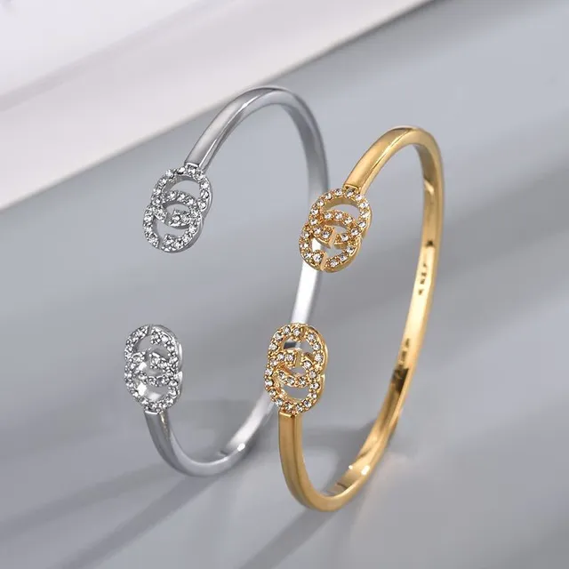 Gucci Double G Pavé Crystal Pulsera de muñeca de tono dorado abierta 3