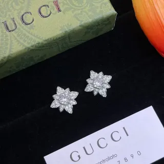 Gucci أقراط على شكل زهرة Pavé كريستال