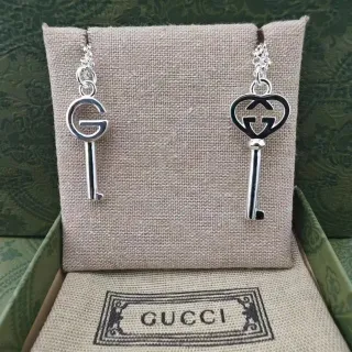 Gucci GG Key Double G Motif সিলভার-টোন এবং ব্ল্যাক এনামেল ইয়ারিংস