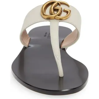 Gucci GG Marmont بيج أسود interlocking G buckle جلد أوف وايت صندلات كاجوال