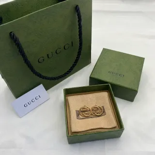 Gucci GG Marmont বেইজ সোনালী সিলাই ডাবল-জি মোটিফ মেটাল ডিটেল কানের দুল