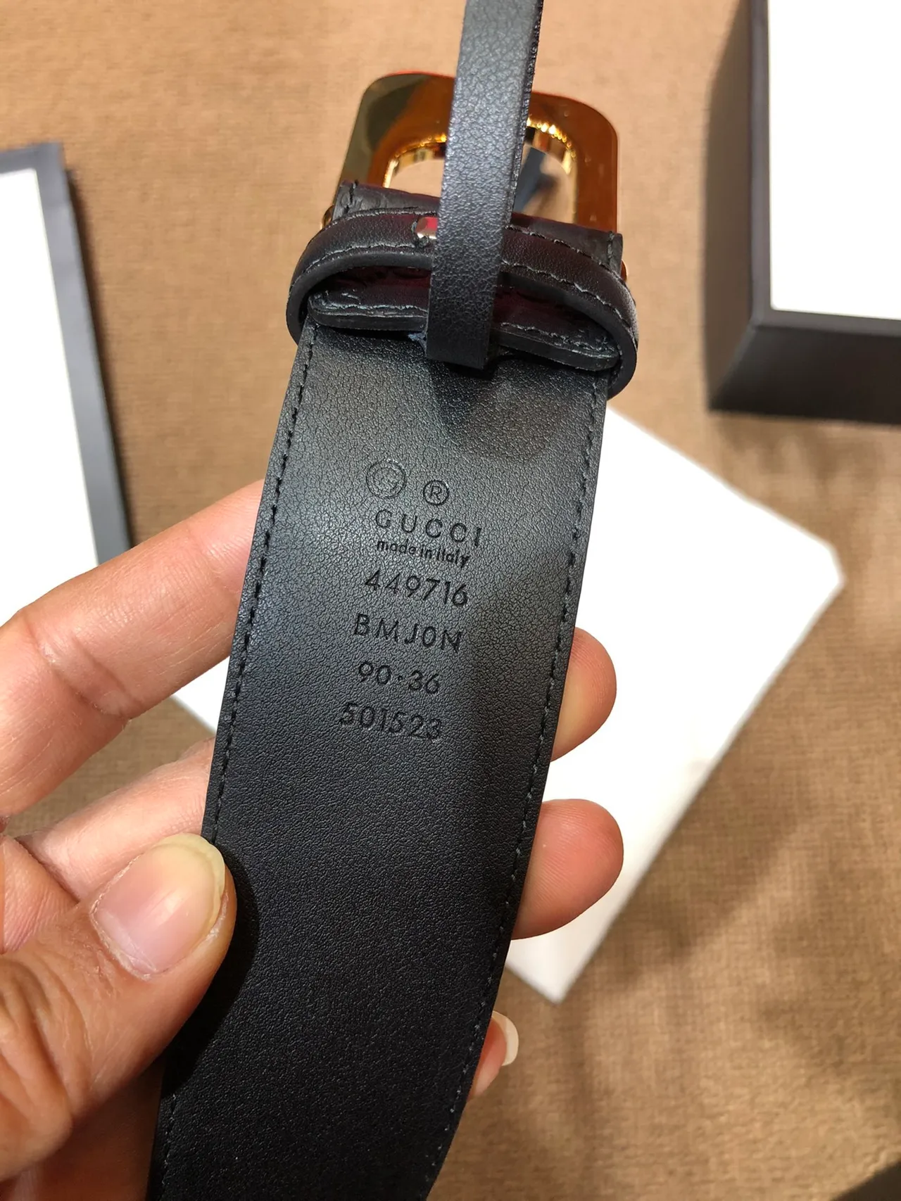 Gucci GG Marmont Ceinture en cuir à boucle double G noire et dorée avec monogramme estampé 2