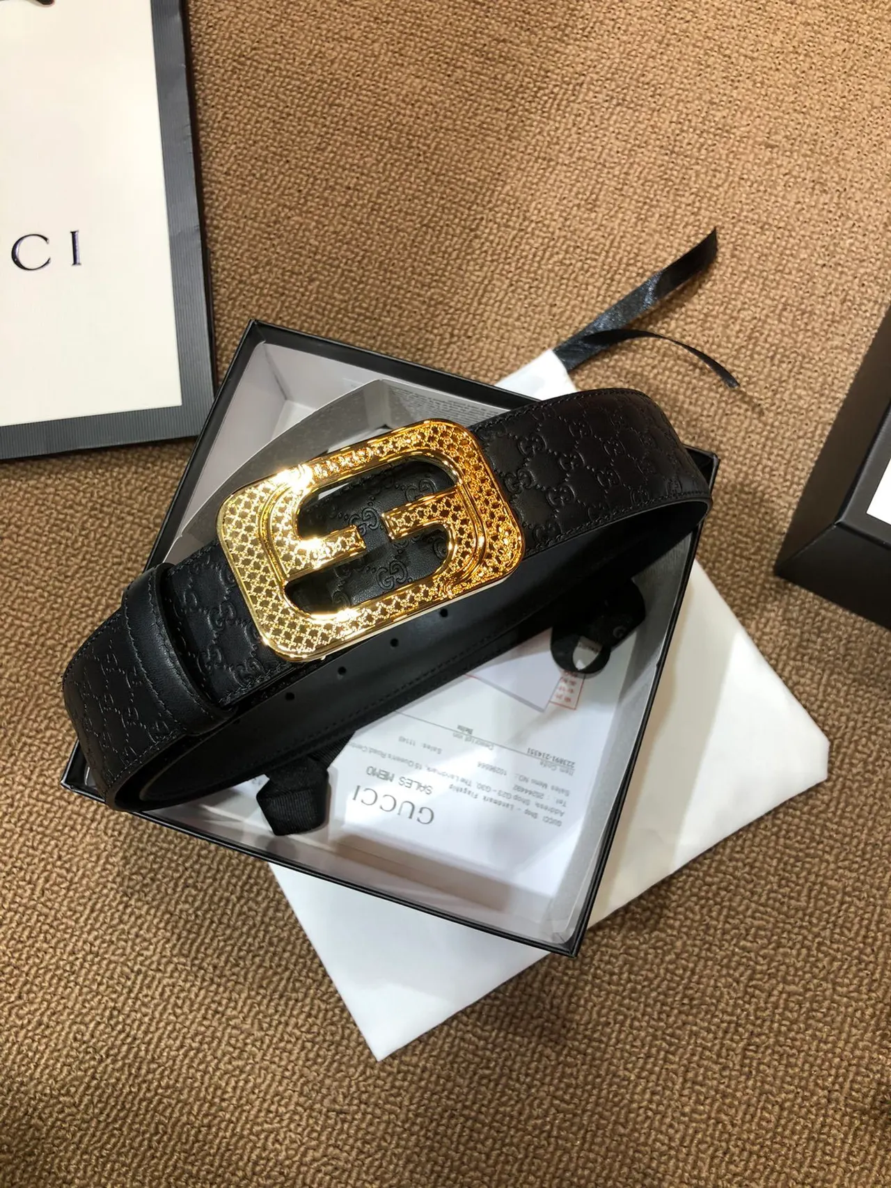 Gucci GG Marmont Ceinture en cuir à boucle double G noire et dorée avec monogramme estampé 5