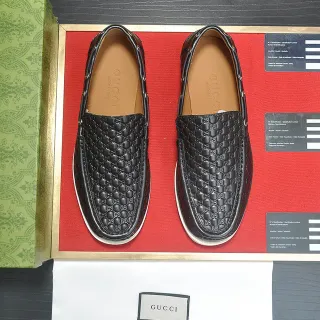 Gucci GG Marmont حذاء لوافر جلدي مطبوع مبطن