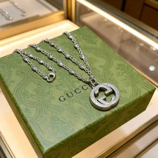 Gucci GG Marmont খোদাই করা Interlocking G রূপালী হার