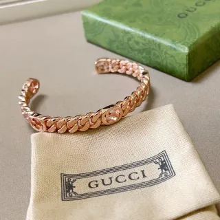 سوار Gucci GG Marmont ذهبي بيج سلسلة كيرب Interlocking G