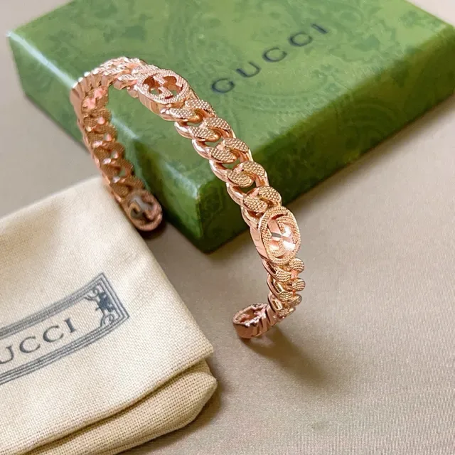 سوار Gucci GG Marmont ذهبي بيج سلسلة كيرب Interlocking G 2