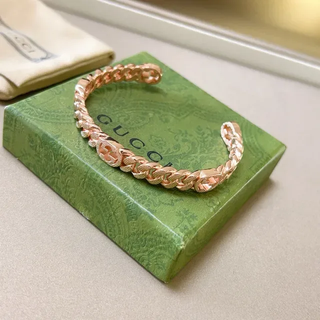 سوار Gucci GG Marmont ذهبي بيج سلسلة كيرب Interlocking G 4