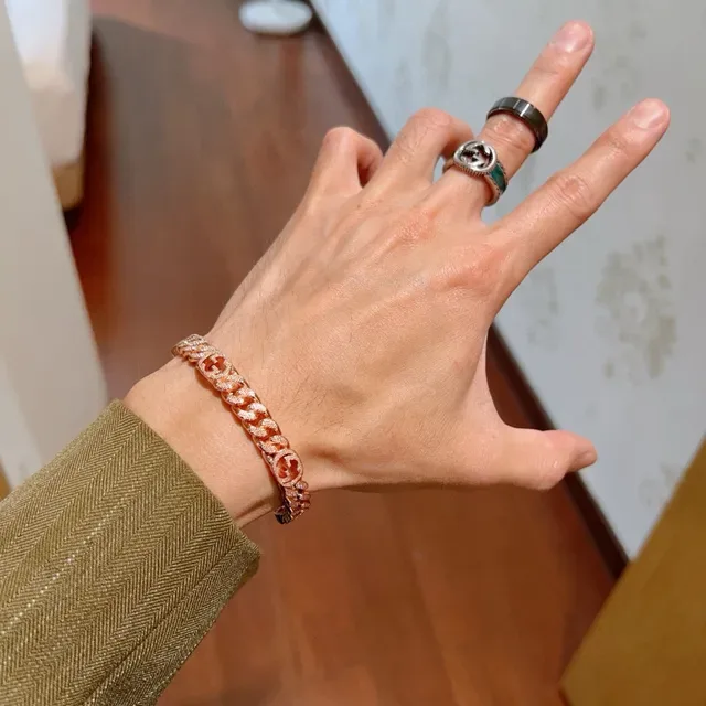 سوار Gucci GG Marmont ذهبي بيج سلسلة كيرب Interlocking G 5