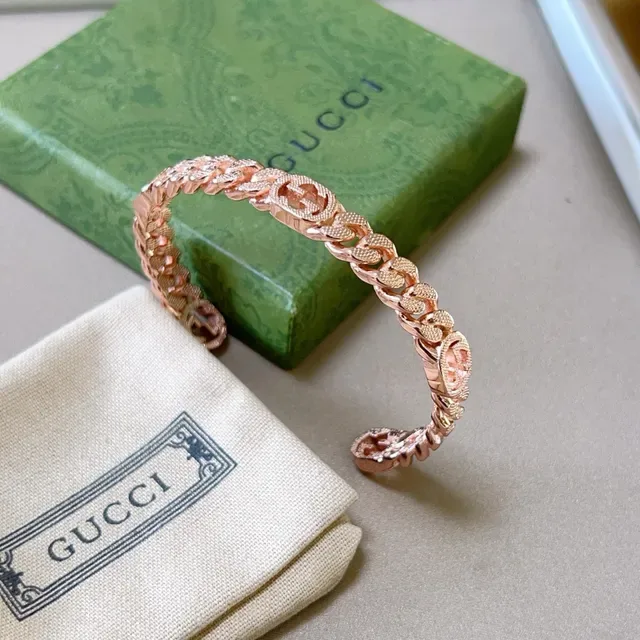 سوار Gucci GG Marmont ذهبي بيج سلسلة كيرب Interlocking G 9