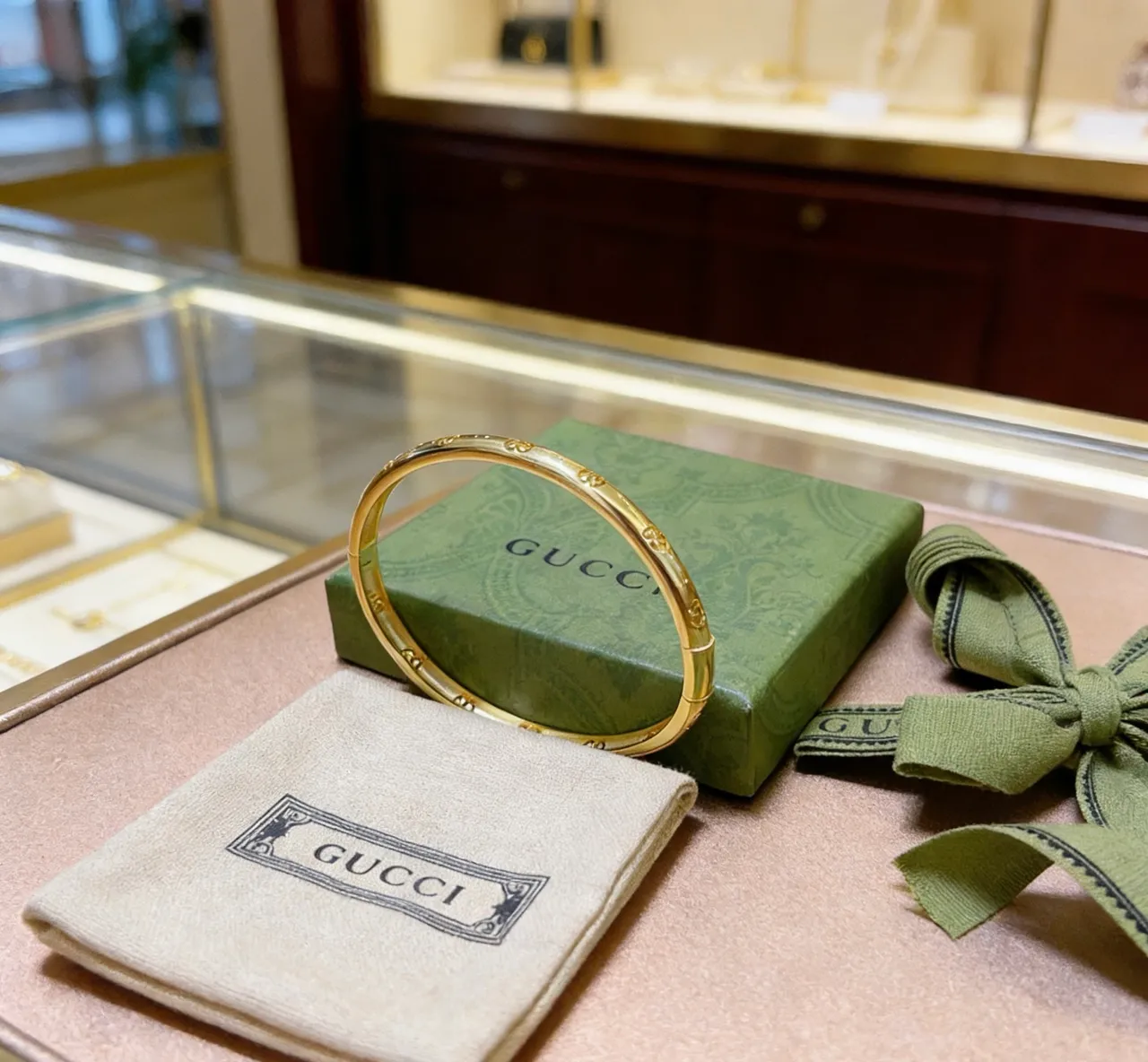 Gucci GG Marmont ذهب أخضر سوار صلب سوار نمط G متشابك 9