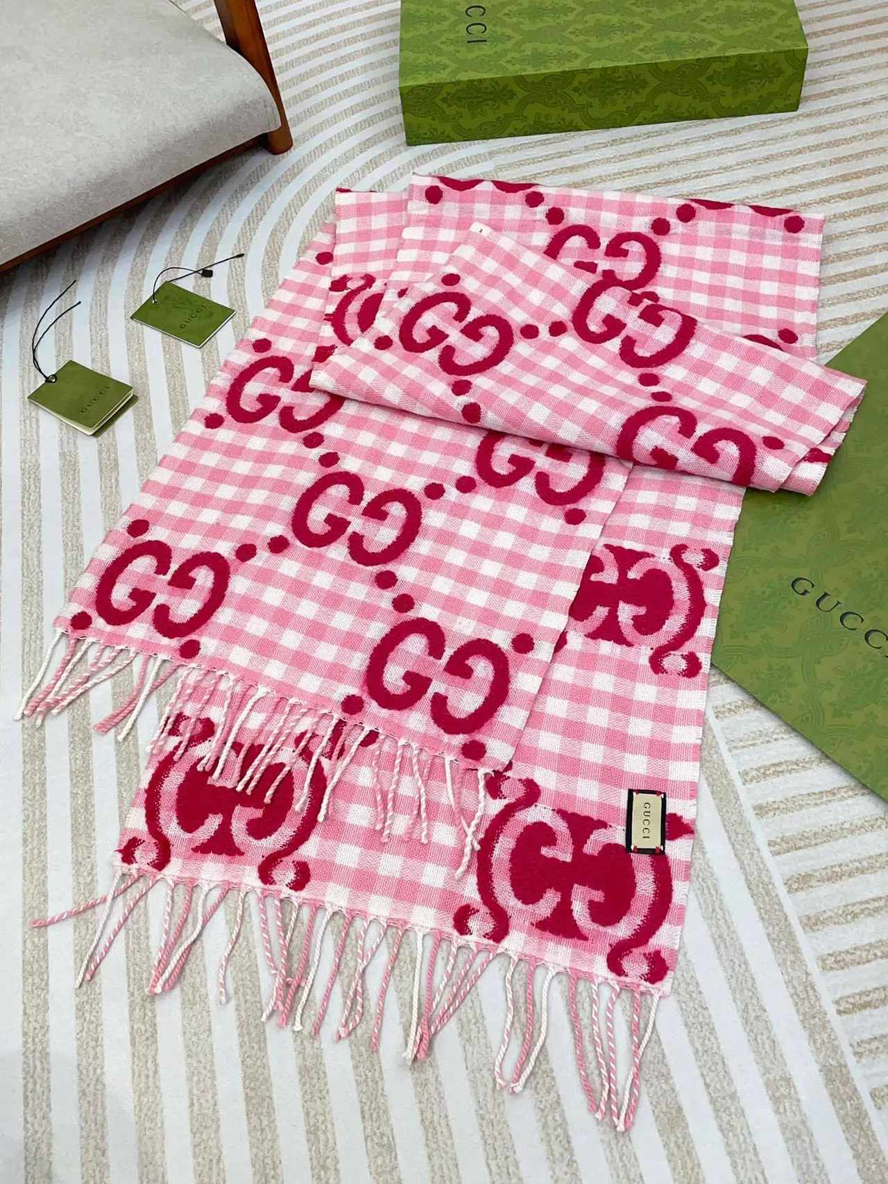 Gucci GG Marmont 粉红红格纹印花羊绒围巾 7