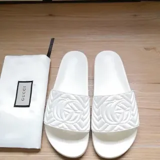 Gucci GG Marmont 绗缝 Logo 白色拖鞋