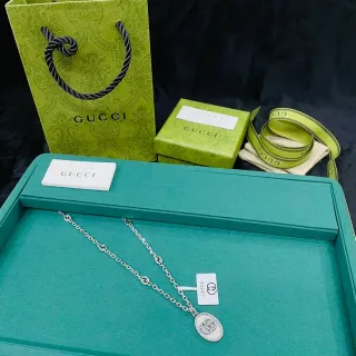 Gucci GG Marmont রূপালী চেইন ওভাল রোপ-এজ পেন্ডেন্ট মালা