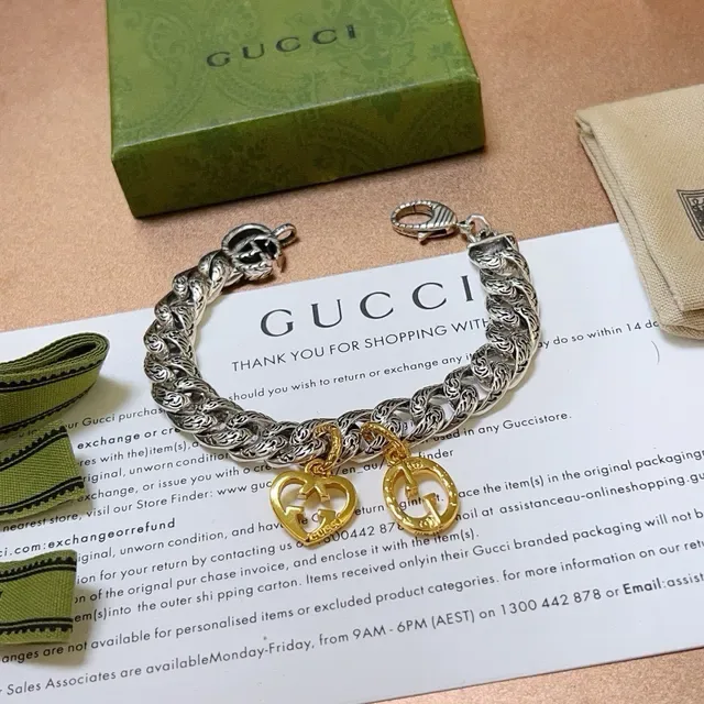 Gucci GG Marmont Pulseira Corrente Curb Prata e Dourada com Elos Scrollwork Ornados 7
