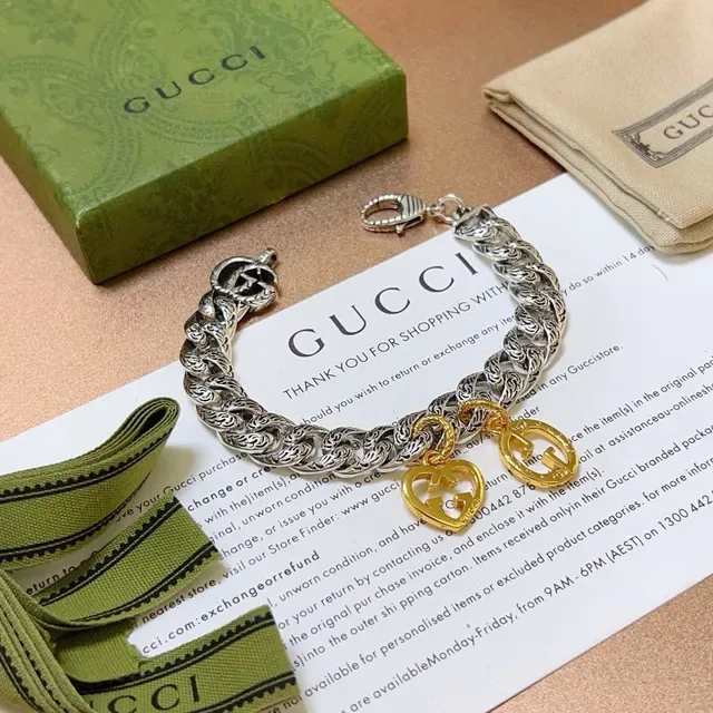 Gucci GG Marmont Pulseira Corrente Curb Prata e Dourada com Elos Scrollwork Ornados 9