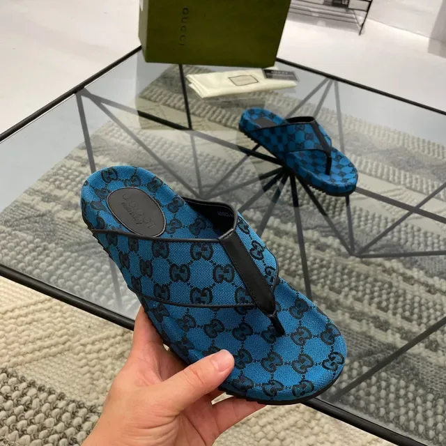 Gucci GG Monogram Sandálias Thong Azuis e Pretas 5