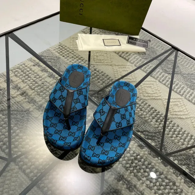 Gucci GG Monogram Sandálias Thong Azuis e Pretas 8