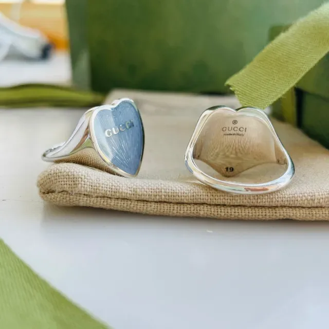 Gucci Heart Signet Blue Silver Enamel-Faced Ring 7