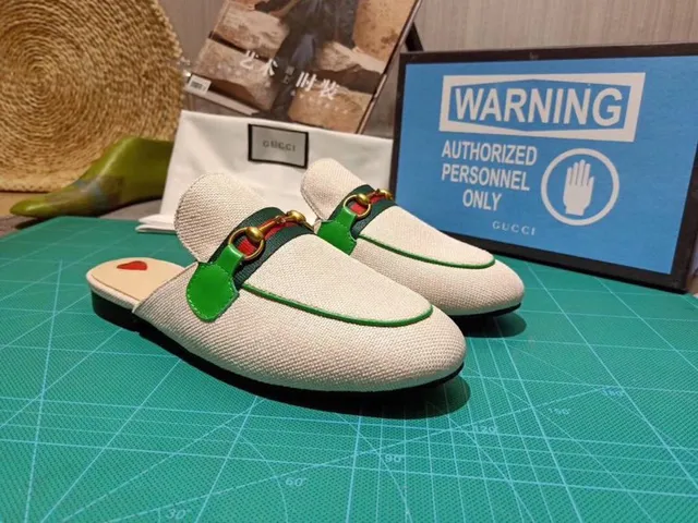 Gucci Horsebit 1955 Beige Vert Canevas Tissé Partie Supérieure Détail Boucle Mocassin 8