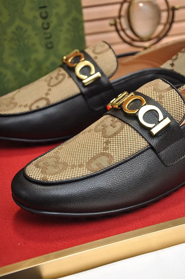 Gucci Horsebit 1955 বেইজ মনোগ্রাম ক্যানভাস এবং কালো লেদার লোফার্স 2