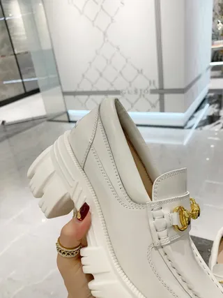 Gucci Horsebit 1955 白皮革 金 Horsebit 乐福鞋 4