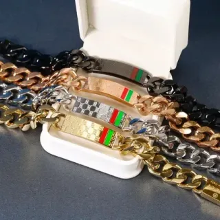 Gucci ID سوارة يد ذهبي متعدد الألوان سلسلة كيرب سميكة لوحة مستطيلة منقوشة