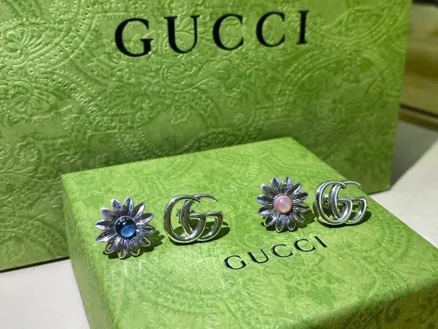 Gucci Interlocking G and Daisy Floral Stud Earrings 5