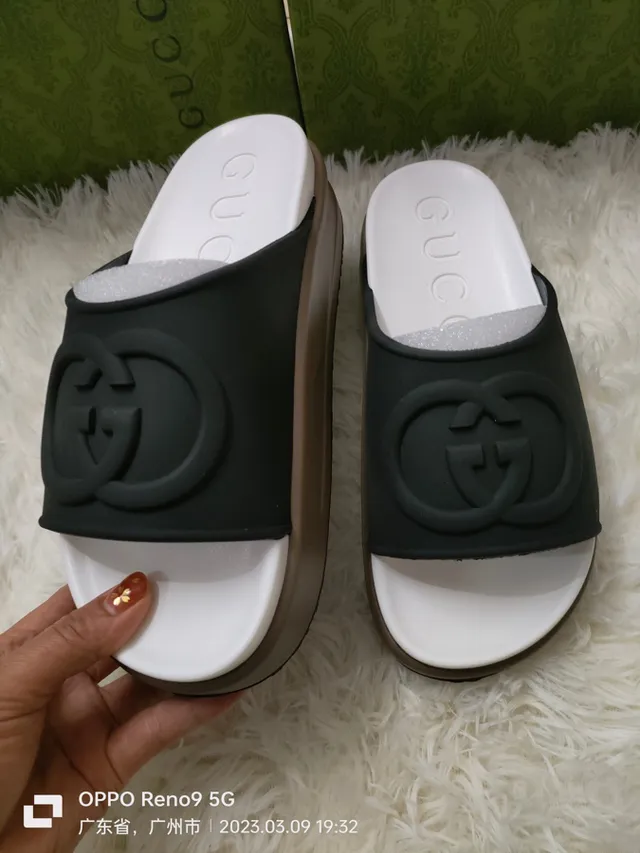 Gucci Interlocking G Logo Slide Black White Molded Rubber Strap Embossed Slippers 5