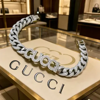Pulsera Gucci logo integrado Pavé Curb-Link