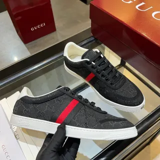 Gucci Monogram 帆布 Web Stripe 低帮生活方式运动鞋