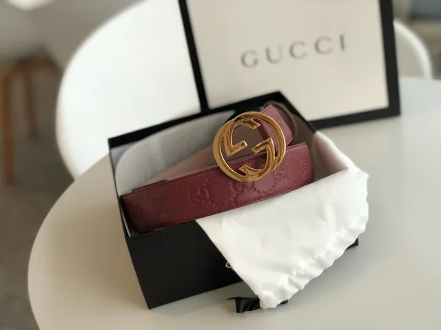 حزام جلد Gucci Ophidia برغوندي منقوش GG 6