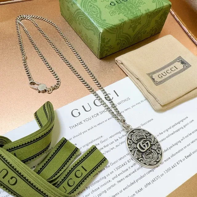 Gucci Oval Medallion Interlocking G Necklace 4