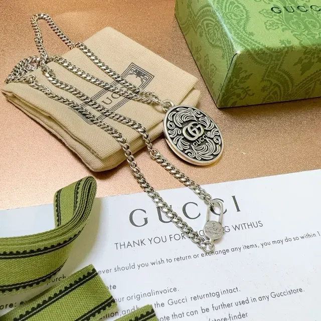 Gucci Oval Medallion Interlocking G Necklace 6