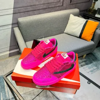 Gucci Zapatillas Lifestyle Rosa y Verde con Embellishment de Cristales y Rayas Web