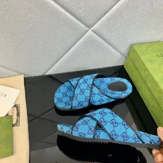 Gucci Screener Sandalias deslizantes GG Monogram Azul