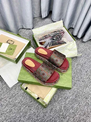 Gucci Screener GG Monogram Zapatillas de plataforma rojas 2