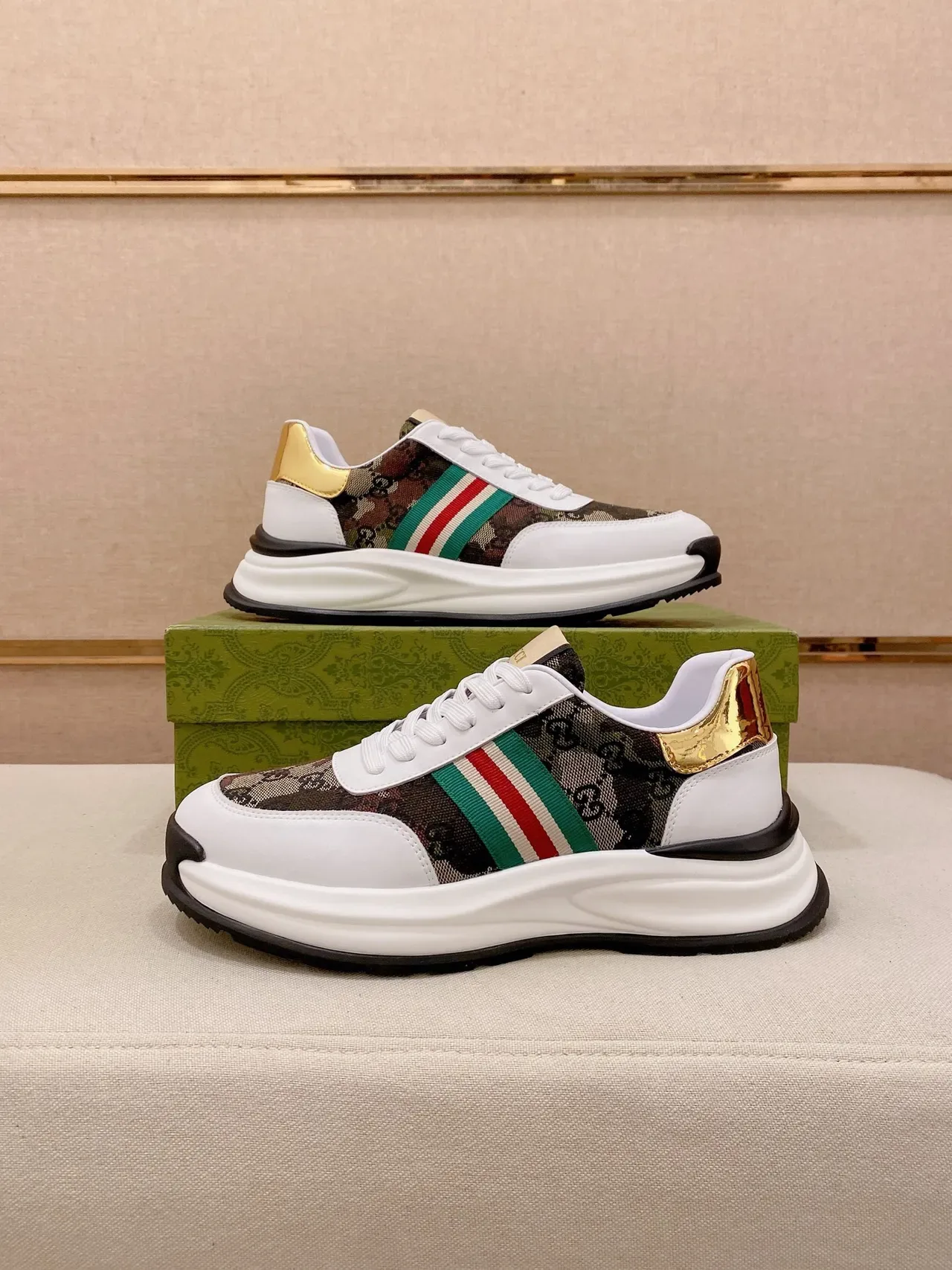 Gucci Screener GG Monogram Web Stripe حذاء رياضي أسلوب حياة 7