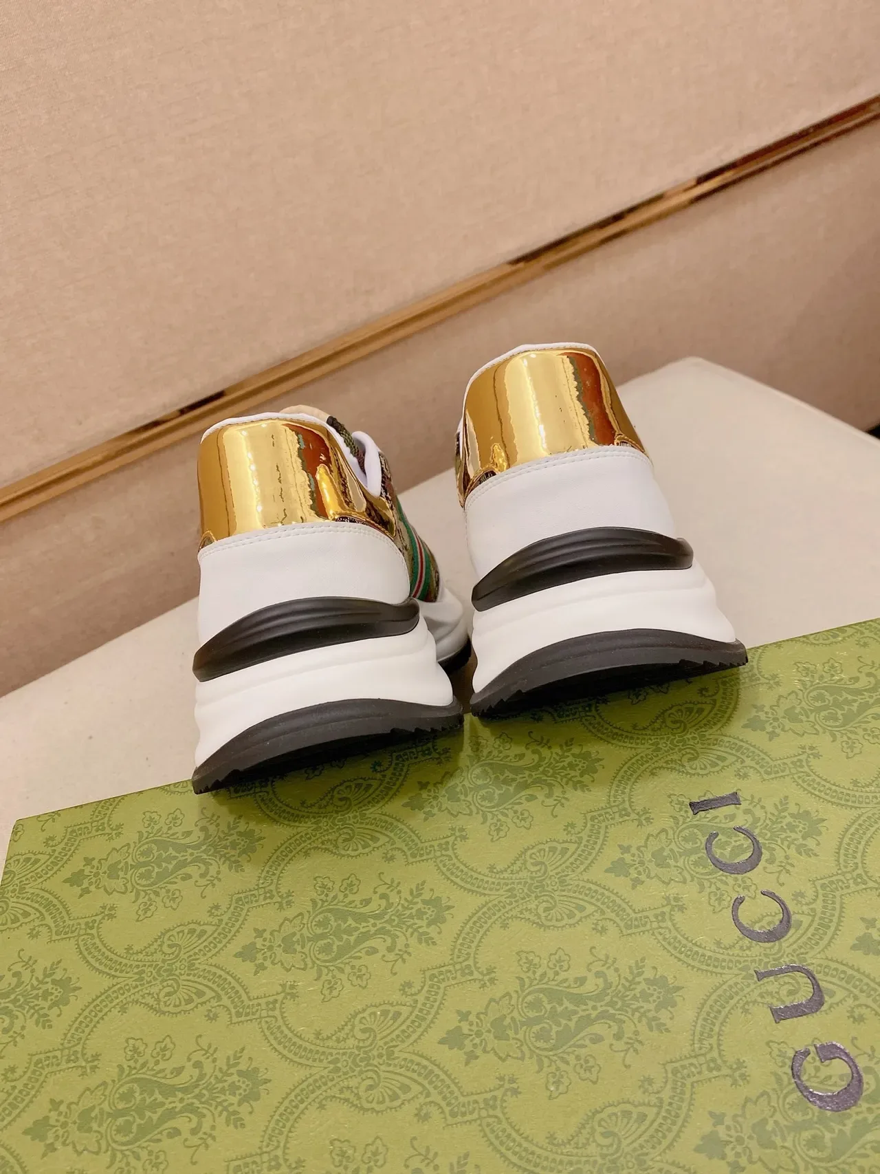 Gucci Screener GG Monogram Web Stripe حذاء رياضي أسلوب حياة 8
