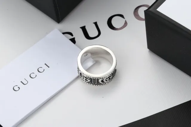 Gucci Screener Interlocking GG خاتم نطاق عريض 4