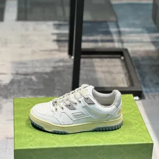 Zapatillas lifestyle Gucci Screener Off-White y Mint Green