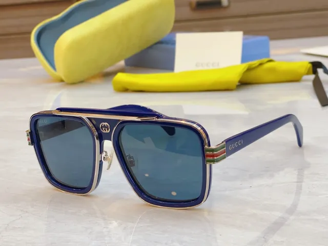 Gucci Screener Oversized Shield-Frame Gradient Gray Sunglasses 5