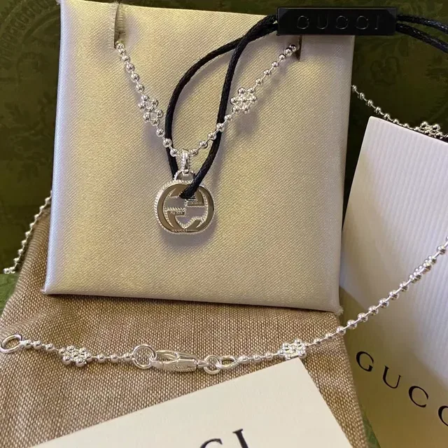 Gucci Colar Prata Preto Pendente Circular interlocking G Logo 2