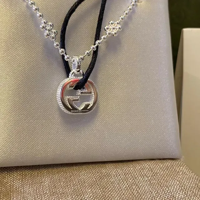 Gucci Colar Prata Preto Pendente Circular interlocking G Logo 4