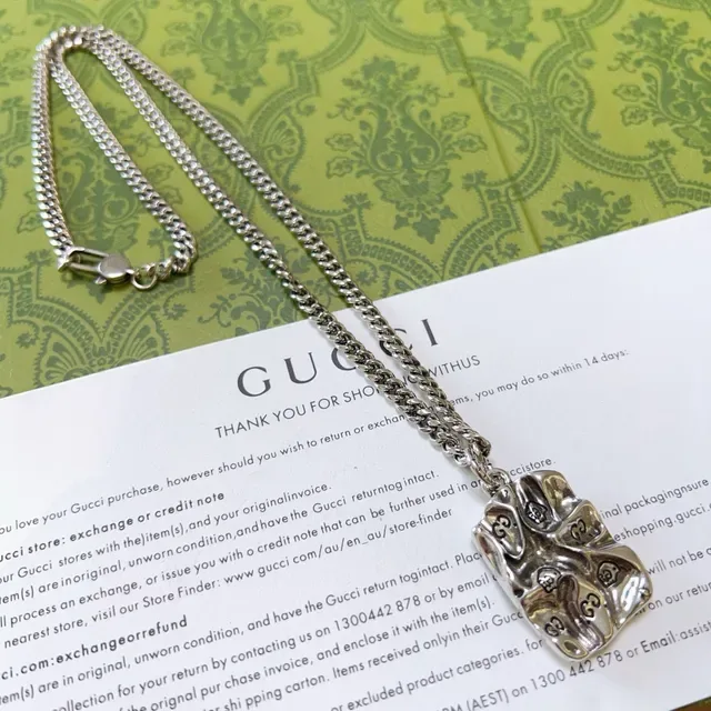 Gucci Silver Curb Chain Sculpted Multi-Element Pendant Necklace 9